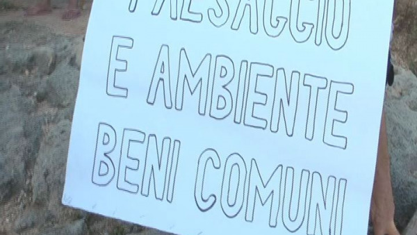 I cittadini dicono no alla cementificazione su Porto Miggiano ed è protesta