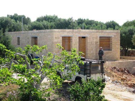 Fabbricato abusivo Taviano: denunciata una donna, costruisce fabbricato in zona verde