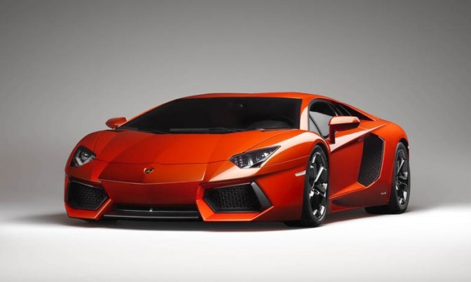 La BBC a Lecce per un reportage automobilistico Lamborghini aventador