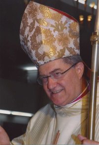 E' morto Monsignor Cosmo Francesco Ruppi, arcivescovo di Lecce E' morto Monsignor Cosmo Francesco Ruppi, arcivescovo di Lecce