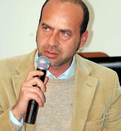 Michele Rizzi contro Loredana Capone: "Ha regalato una valanga di finanziamenti pubblici al padronato salentino" Michele Rizzi contro Loredana Capone: "Ha regalato una valanga di finanziamenti