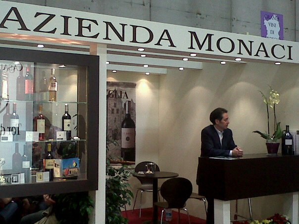 Il fascino discreto degli stand pugliesi a Vinitaly stand azienda monaci