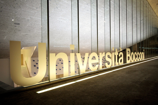 Immagine d'archivio Elezioni universitarie 2011 in Bocconi : è salentino il candidato più "suffragat