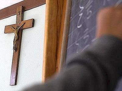 Crocifisso può restare nelle scuole. Ruini è soddisfatto