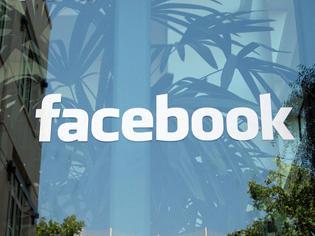 Immagine d'archivio "Fermate la guerra" è l'appello del popolo di facebook