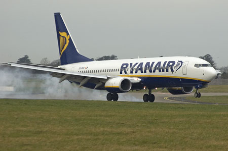 Immagine d'archivio Ryanair da ottobre lancia i voli senza bambini. Disturbano i passeggeri
