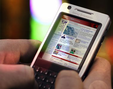 Immagine d'archivio Tecnologia, sono gli italiani primi in Ue per uso smartphone