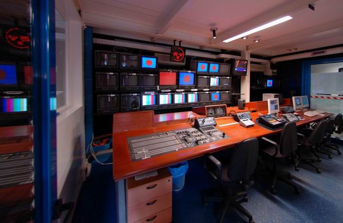 Tagli alle tv e radio locali: il commento di Vendola