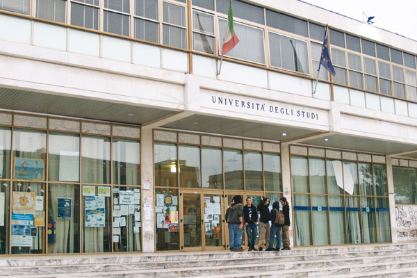 Lupiae Servizi ed Università del Salento insieme per l'orientamento dei giovani salentini alla scelta universitaria Lupiae Servizi ed Università del Salento insieme per l'orientamento dei giovani