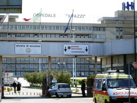 Lecce, aggredisce agenti dopo lite con la moglie, arrestato 40enne