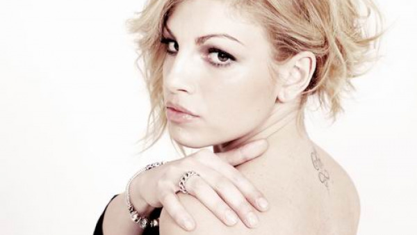 Tre le tappe del tour di Emma Marrone nella “sua” terra: ieri sera si è esibita 