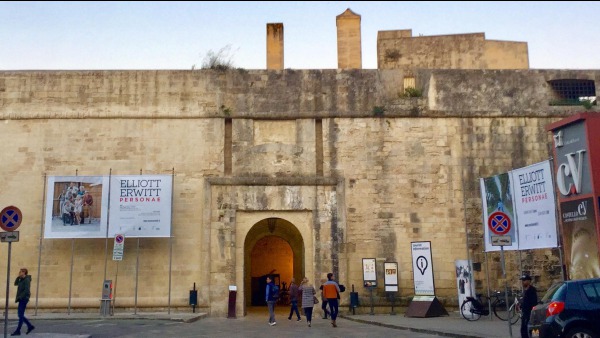 Al Castello Carlo V in mostra "Elliot Erwitt Personae"