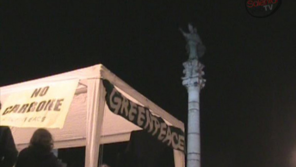 I gazebi dei volontari in piazza S. Oronzo