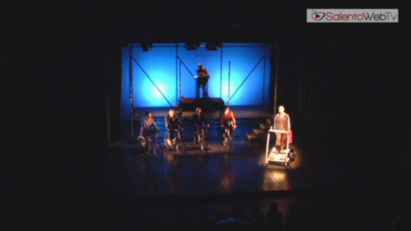 Teatro pieno ai Cantieri Koreja per "Acido Fenico" con i Sud Sound System