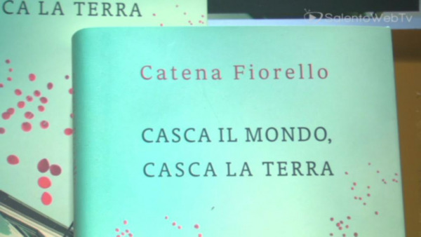 "Casca il mondo, casca la terra" ma non Squinzano: Catena Fiorello a Lecce