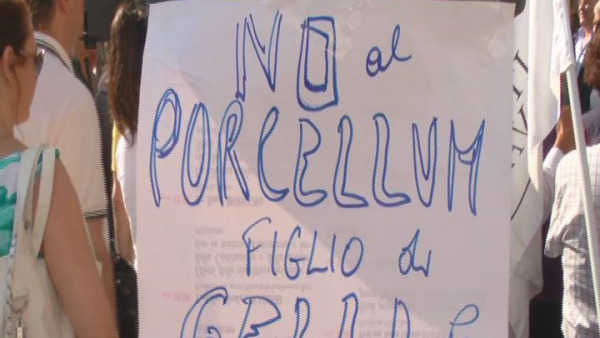 Antonio Di Pietro a Lecce: "L'IdV motore dell'alternativa e si alle primarie"