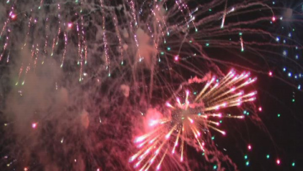 Festa di Santa Domenica a Scorrano: la gara "musicale" dei fuochi d'artificio no