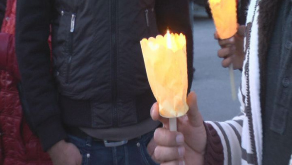 Immigrazione. Con una fiaccolata Otranto ricorda venti anni di sbarchi