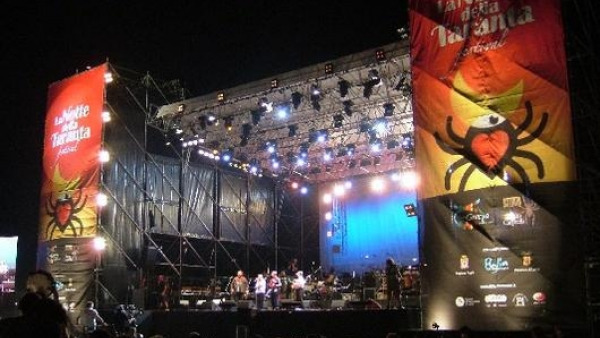 Concertone de La Notte della Taranta 2011: Fimmene Fimmene