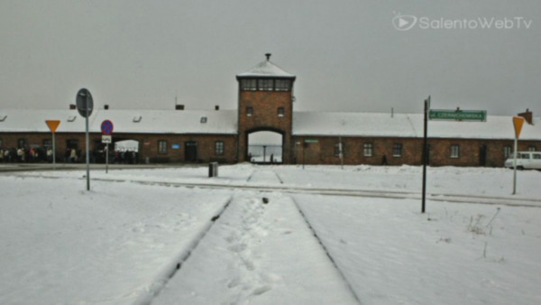 Quando la fotografia documenta lo sterminio degli ebrei. Il reportage di Massimi