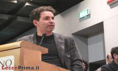 Carlo Salvemini in una foto da lecceprima.it Filobus, le domande di Salvemini all'amministrazione comunale