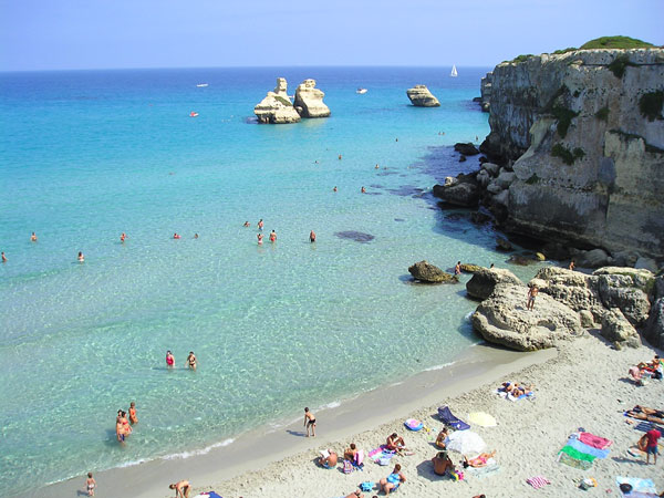 Torre dell'Orso, marina di Melendugno Bandiere Blu: otto in Puglia, sei nel Grande Salento