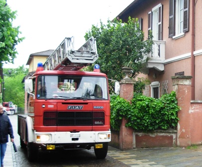 Esploso un ordigno davanti alla casa di un commercialista, nessun ferito