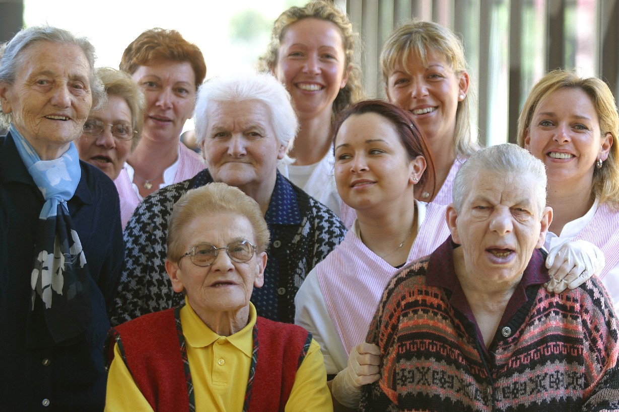 Nel Salento 400 anziani "Turisti senza età": oggi l'incontro con Gabellone