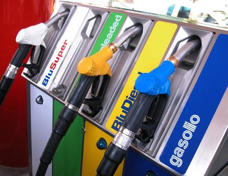 Benzina da record: diesel 1,5 euro