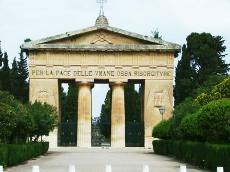 Lecce, la commemorazione dei defunti