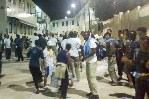 Clandestini Castrignano del Capo, sbarcati trentuno clandestini, 28 i minori