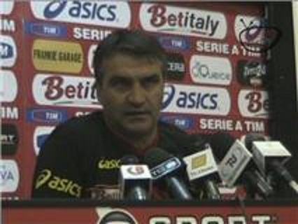 Luigi De Canio, allenatore U.S Lecce De Canio avverte: "Occhio a Giaccherini e Bogdani"
