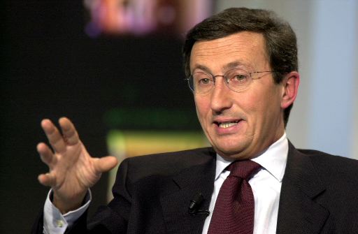 Gianfranco Fini da Bari difende i pm: così era nel fascismo Gianfranco Fini presidente Camera dei Deputati