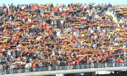 La Curva Nord del Lecce Lecce-Cesena, la serie A è dietro l'angolo
