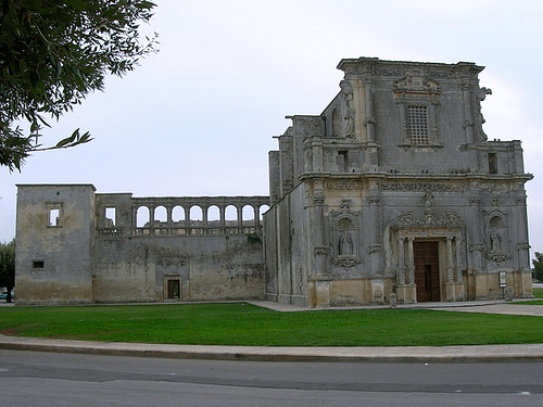 Una panoramica dell'ex convento degli agostiniani di Melpignano Unisalento: il Dams a Melpignano
