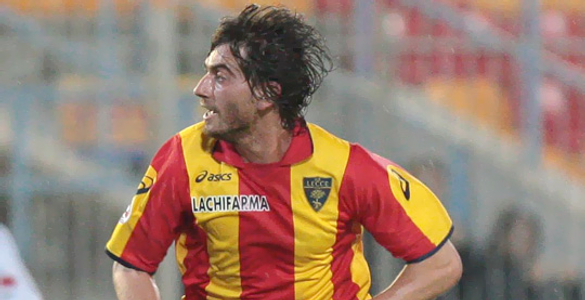 Gianni Munari, centrocampista U.S. Lecce Munari ammette: "Ci sarà da lottare per un posto da titolare"