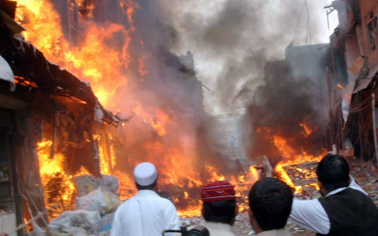 Attentato Pakistan, salgono a 100 le vittime
