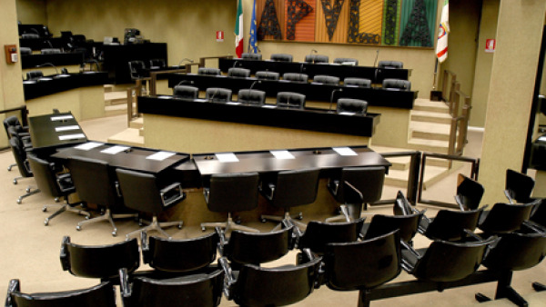 Regione Puglia: il Pd presenta proposta di legge su conflitto d'interessi
