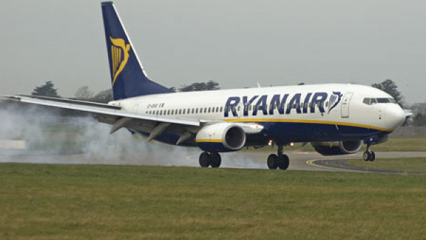 Ryanair da ottobre lancia i voli senza bambini. Disturbano i passeggeri