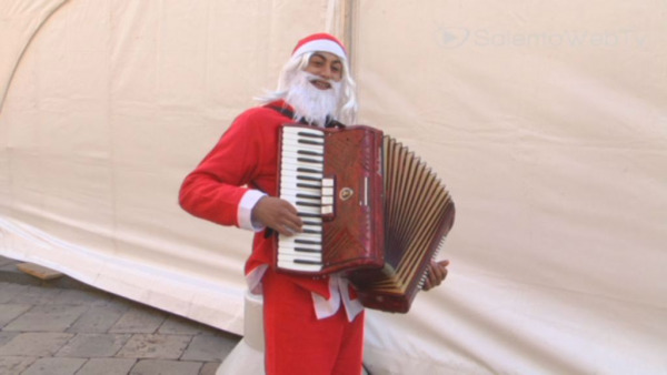 Natale a Lecce in tempo di crisi: niente soldi? Allora più sentimento