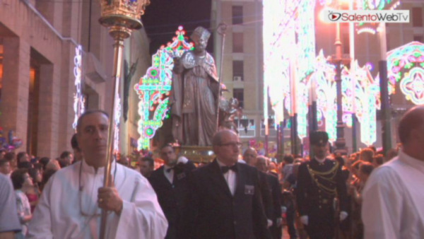 Lecce e la suggestiva Processione per i suoi Santi Giusto, Oronzo e Fortunato