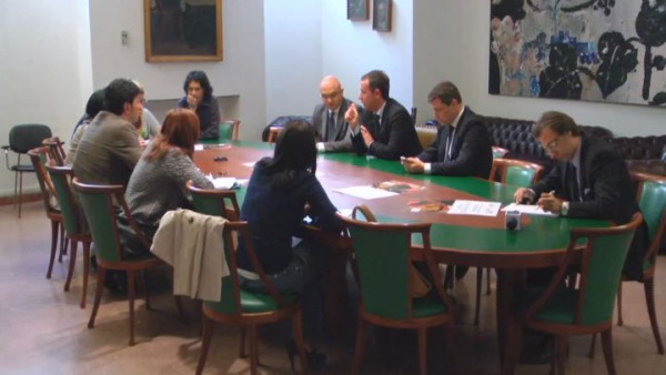 conferenza stampa adotta le strade di Lecce e adotta il verde di Lecce